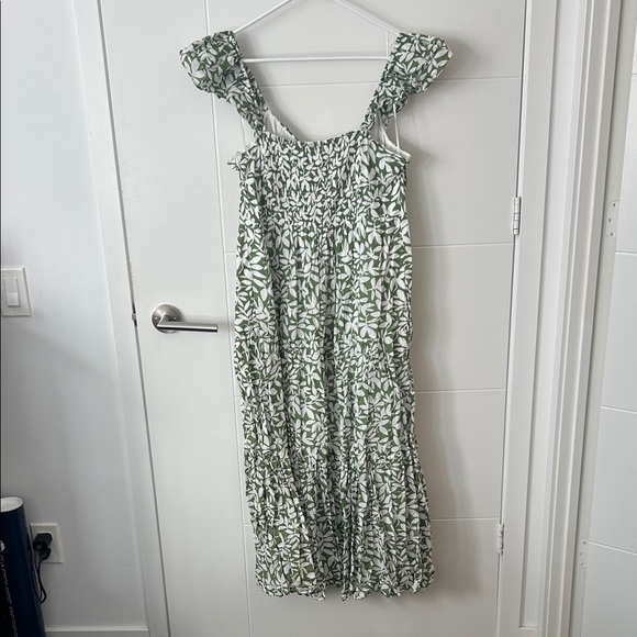 Women’s Green Leaf Print Sundress - Picture 3 of 4